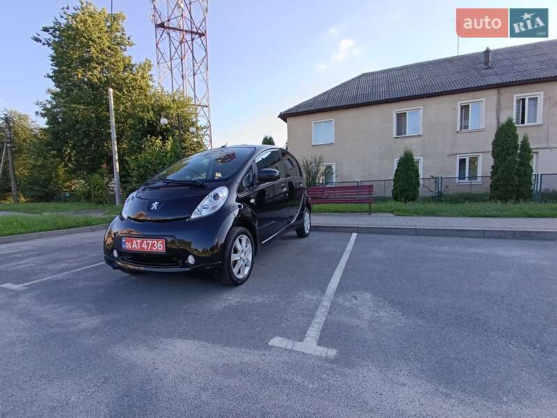 Peugeot iOn 2012