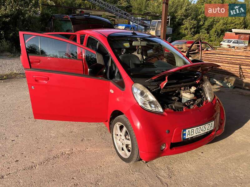 Хетчбек Peugeot iOn 2011 в Могилів-Подільському