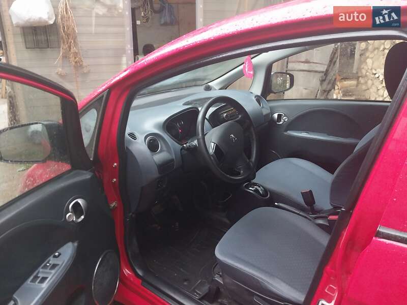 Хэтчбек Peugeot iOn 2011 в Ужгороде