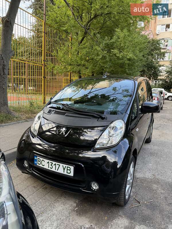Хетчбек Peugeot iOn 2012 в Львові фото 2 Хетчбек Peugeot iOn 2012 в Львові