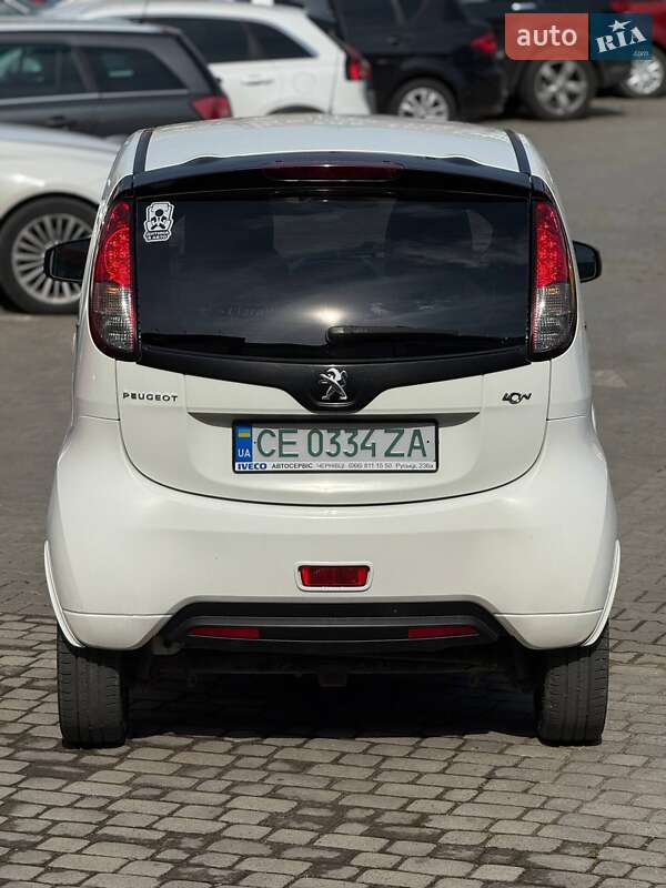 Хетчбек Peugeot iOn 2012 в Чернівцях