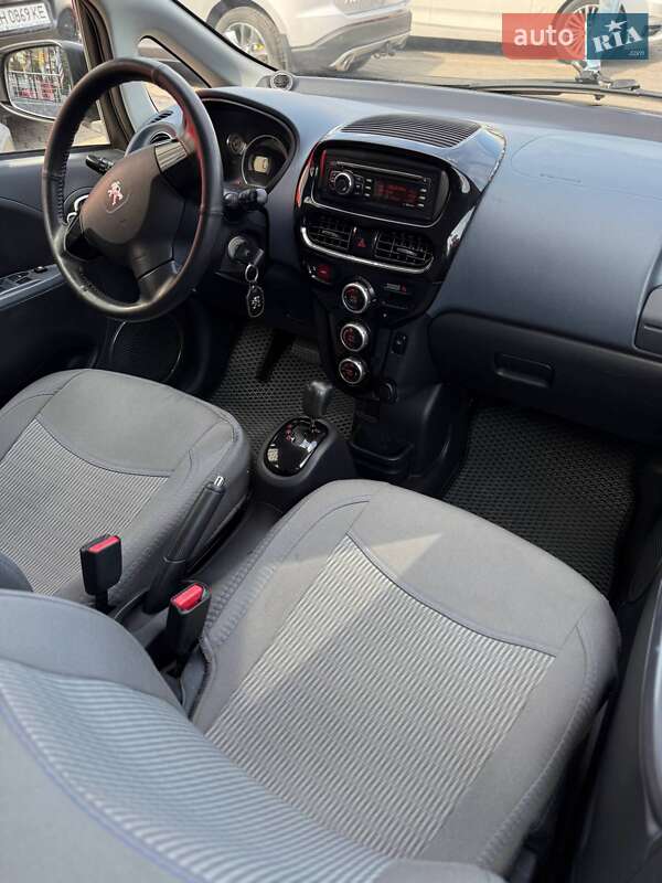 Хетчбек Peugeot iOn 2012 в Чернівцях