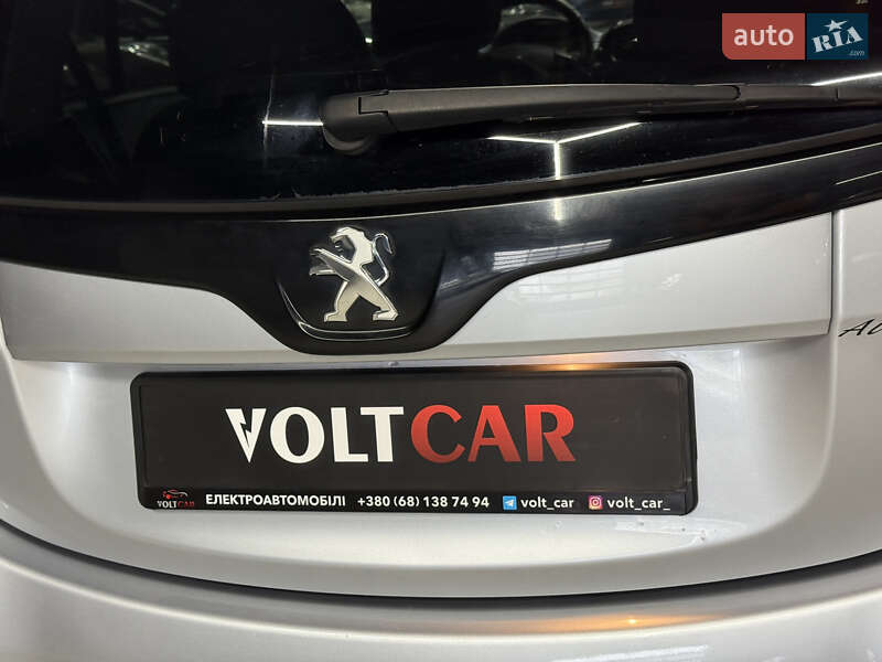 Хетчбек Peugeot iOn 2011 в Володимирі