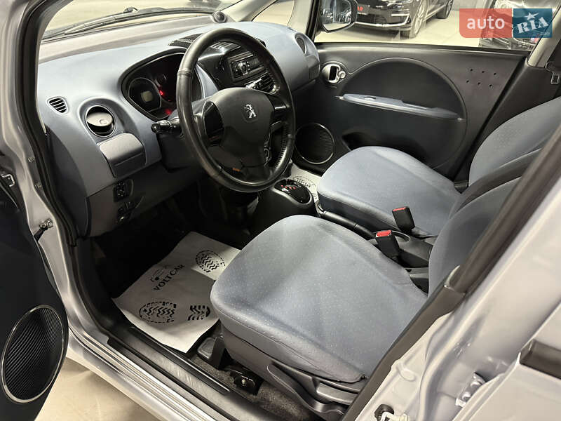 Хетчбек Peugeot iOn 2011 в Володимирі