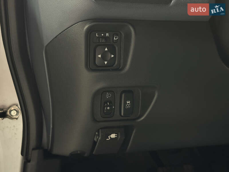 Хетчбек Peugeot iOn 2011 в Володимирі