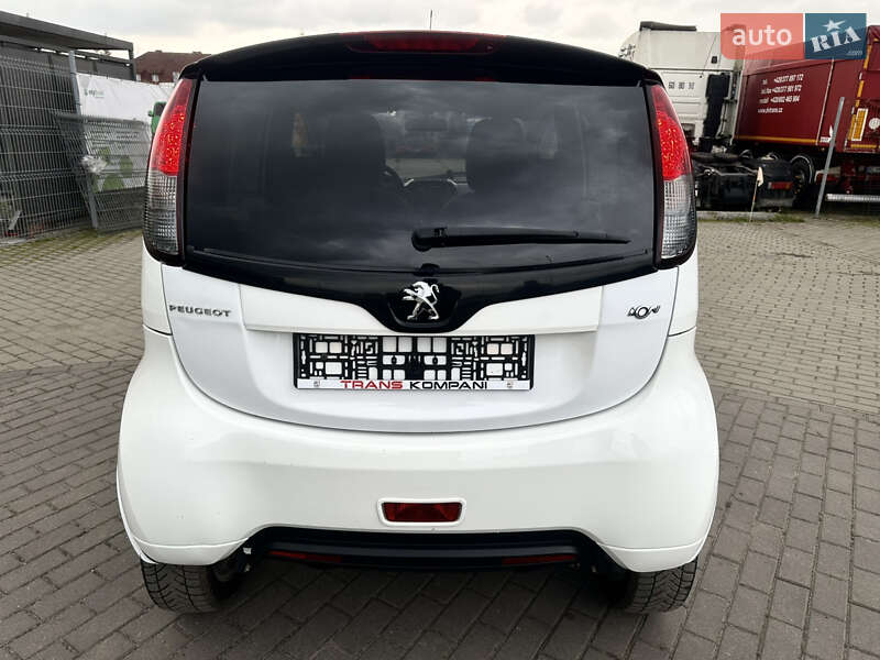 Хэтчбек Peugeot iOn 2017 в Львове