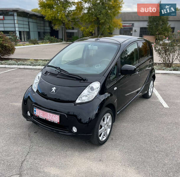 Peugeot iOn 2012
