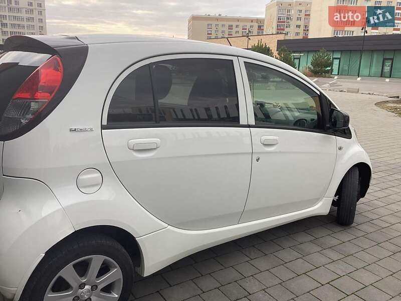 Хетчбек Peugeot iOn 2016 в Хмельницькому