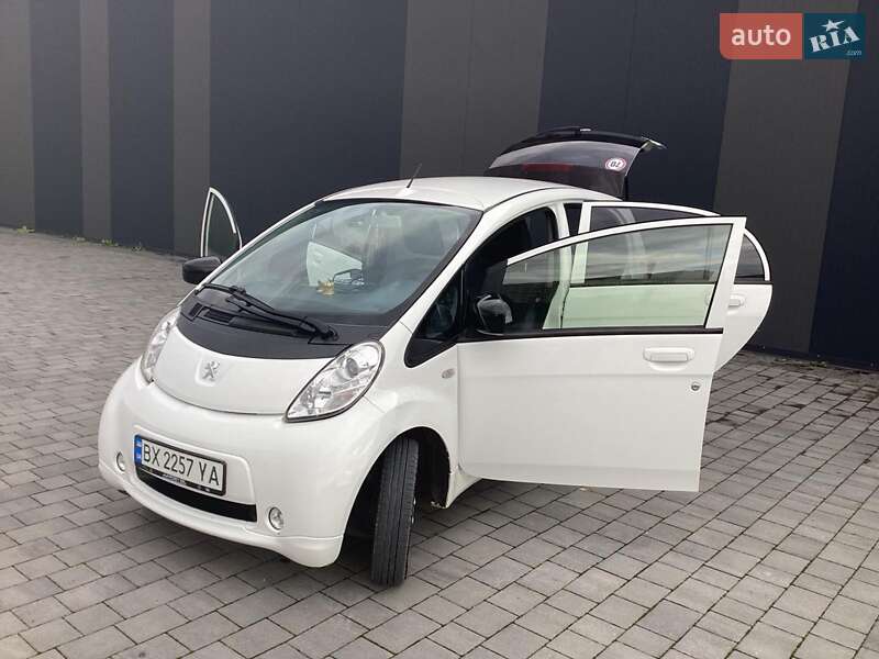 Хетчбек Peugeot iOn 2016 в Хмельницькому