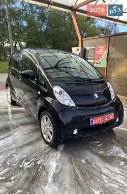 Хетчбек Peugeot iOn 2013 в Рівному
