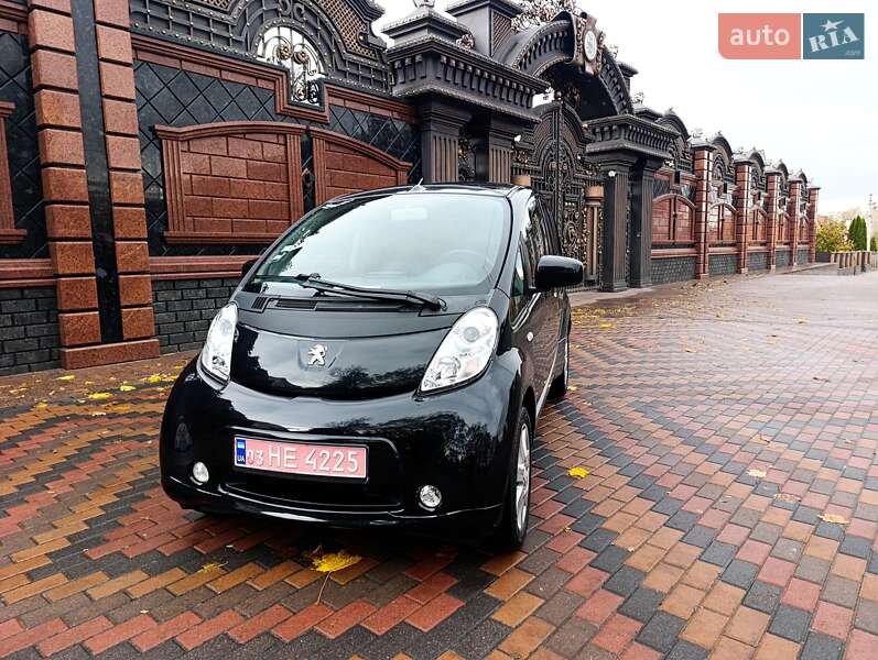 Хетчбек Peugeot iOn 2012 в Звягелі