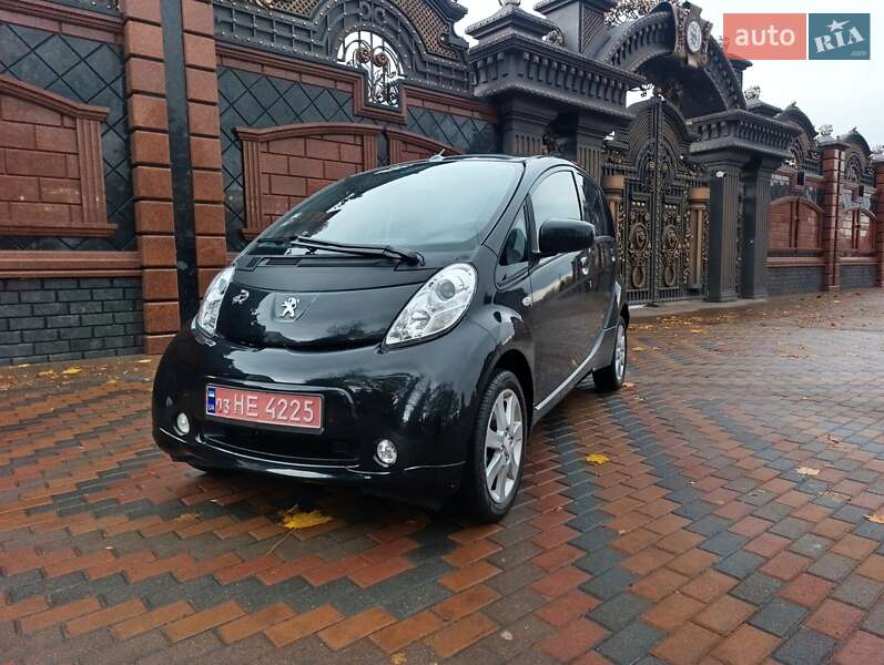 Хетчбек Peugeot iOn 2012 в Звягелі