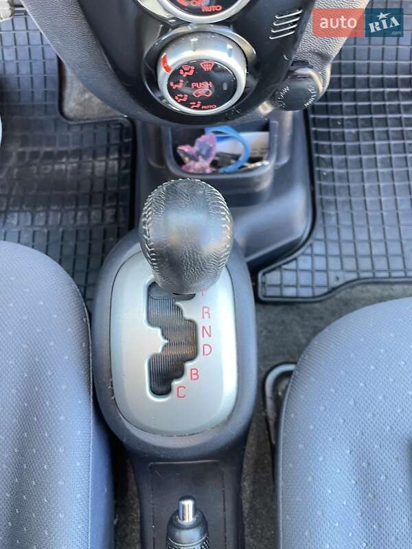 Хэтчбек Peugeot iOn 2011 в Коростышеве фото 13 Хэтчбек Peugeot iOn 2011 в Коростышеве