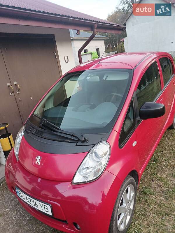 Peugeot iOn 2013