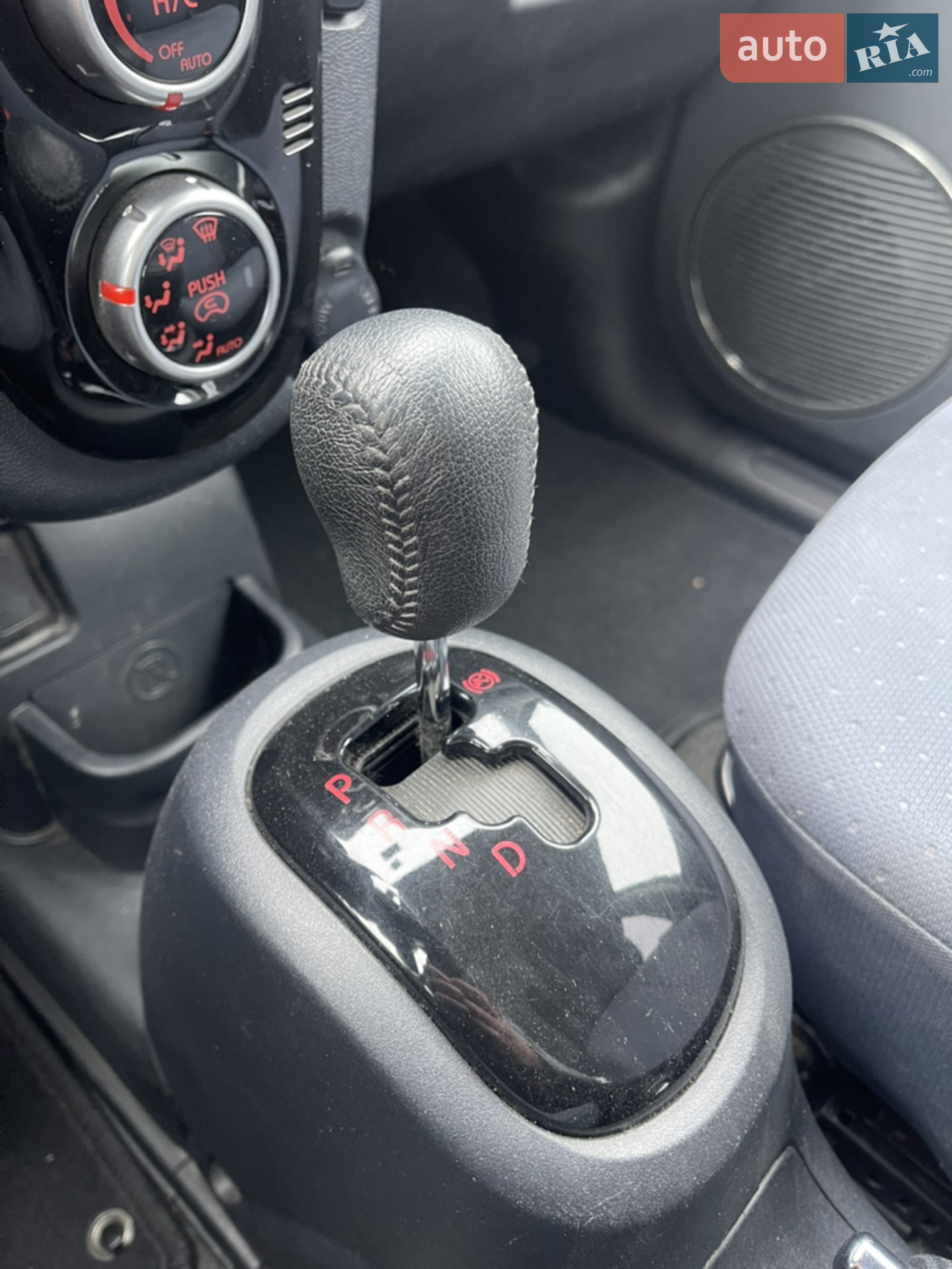 2011 Peugeot iOn - мініатюра 21
