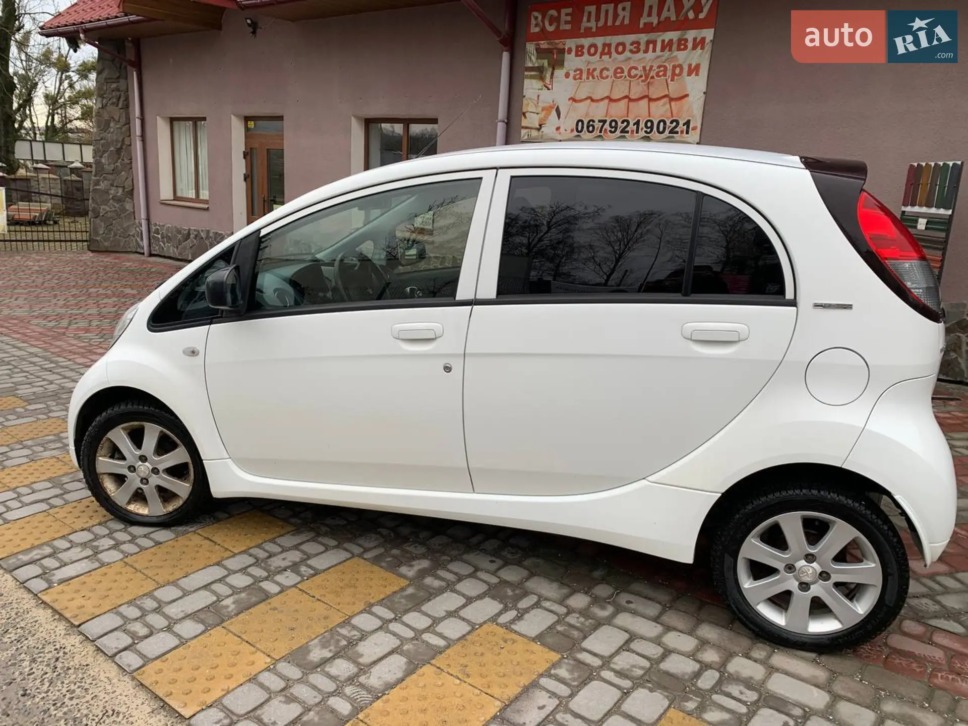 2013 Peugeot iOn - мініатюра 25