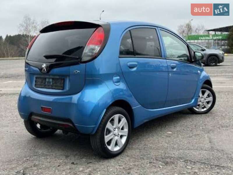 Peugeot iOn 2013
