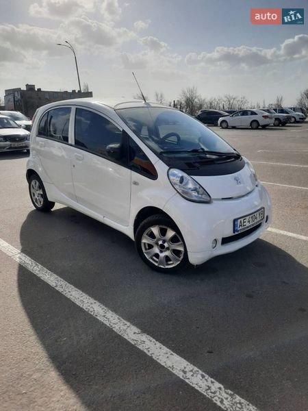 Peugeot iOn 2015