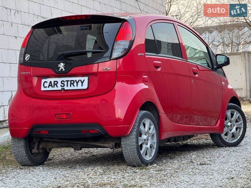 Хэтчбек Peugeot iOn 2011 в Стрые
