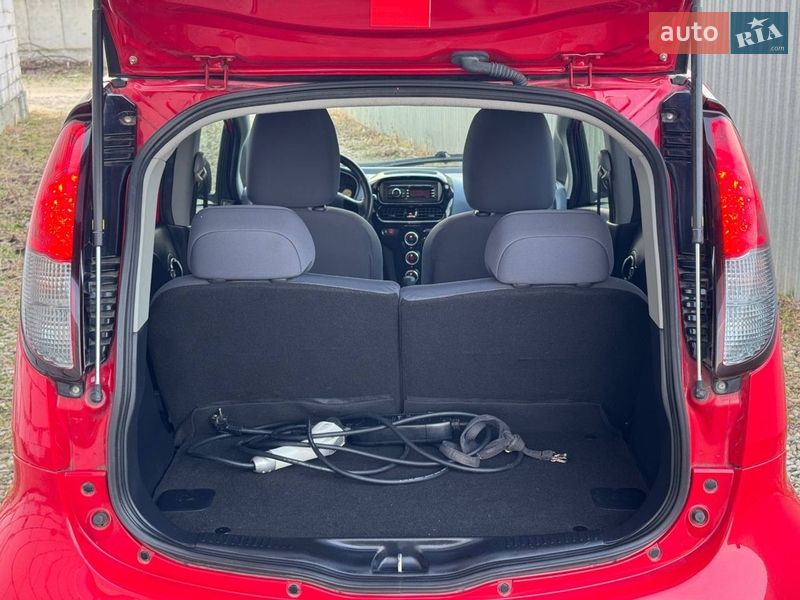 Хэтчбек Peugeot iOn 2011 в Стрые