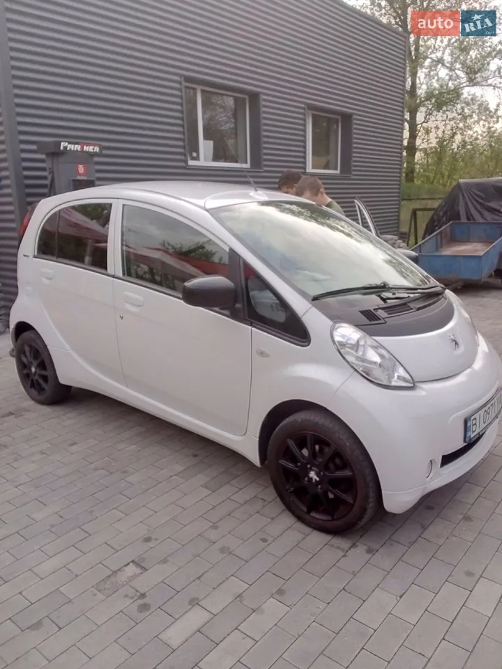 2011 Peugeot iOn - мініатюра 13