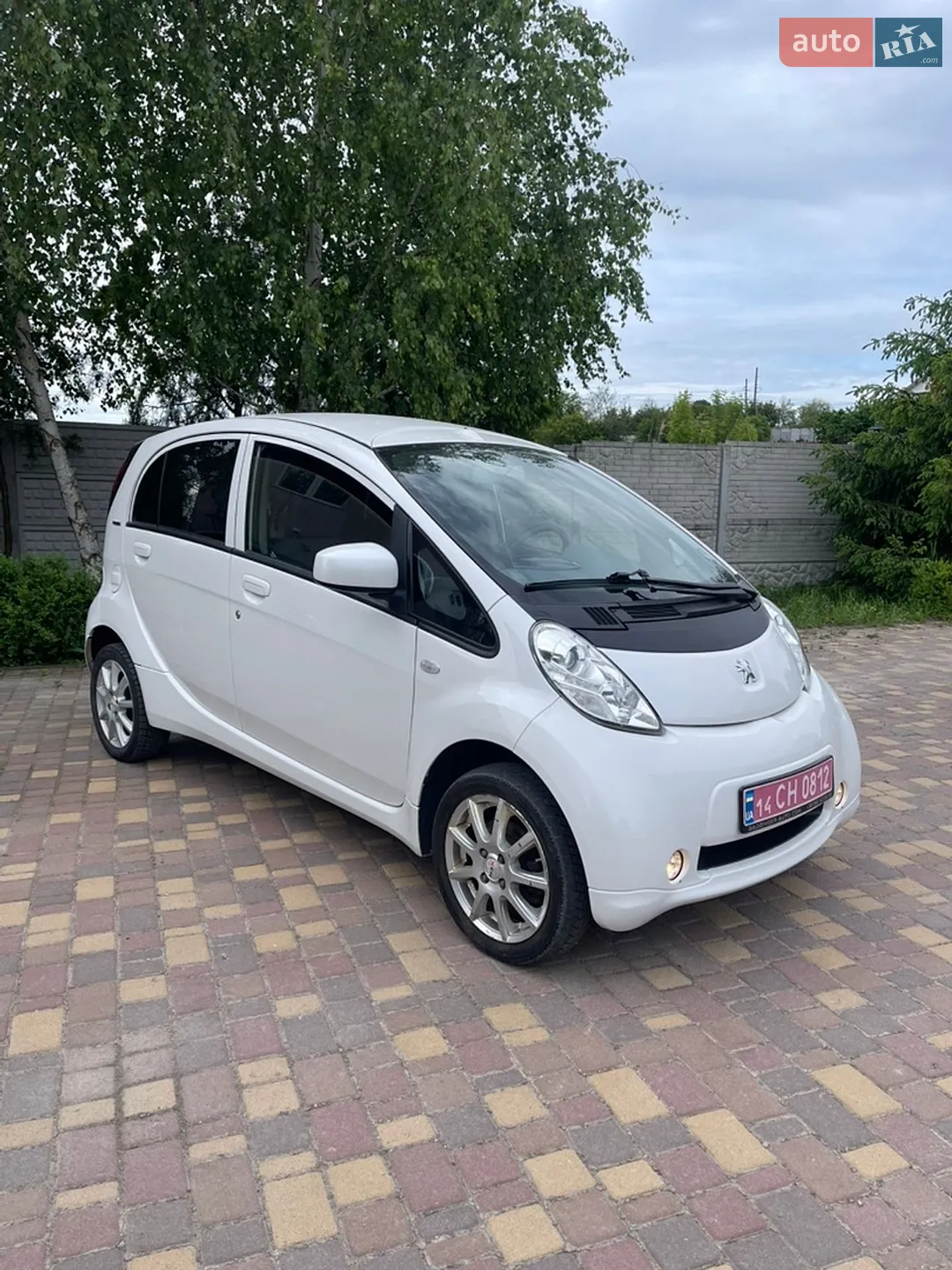 Peugeot iOn 2015