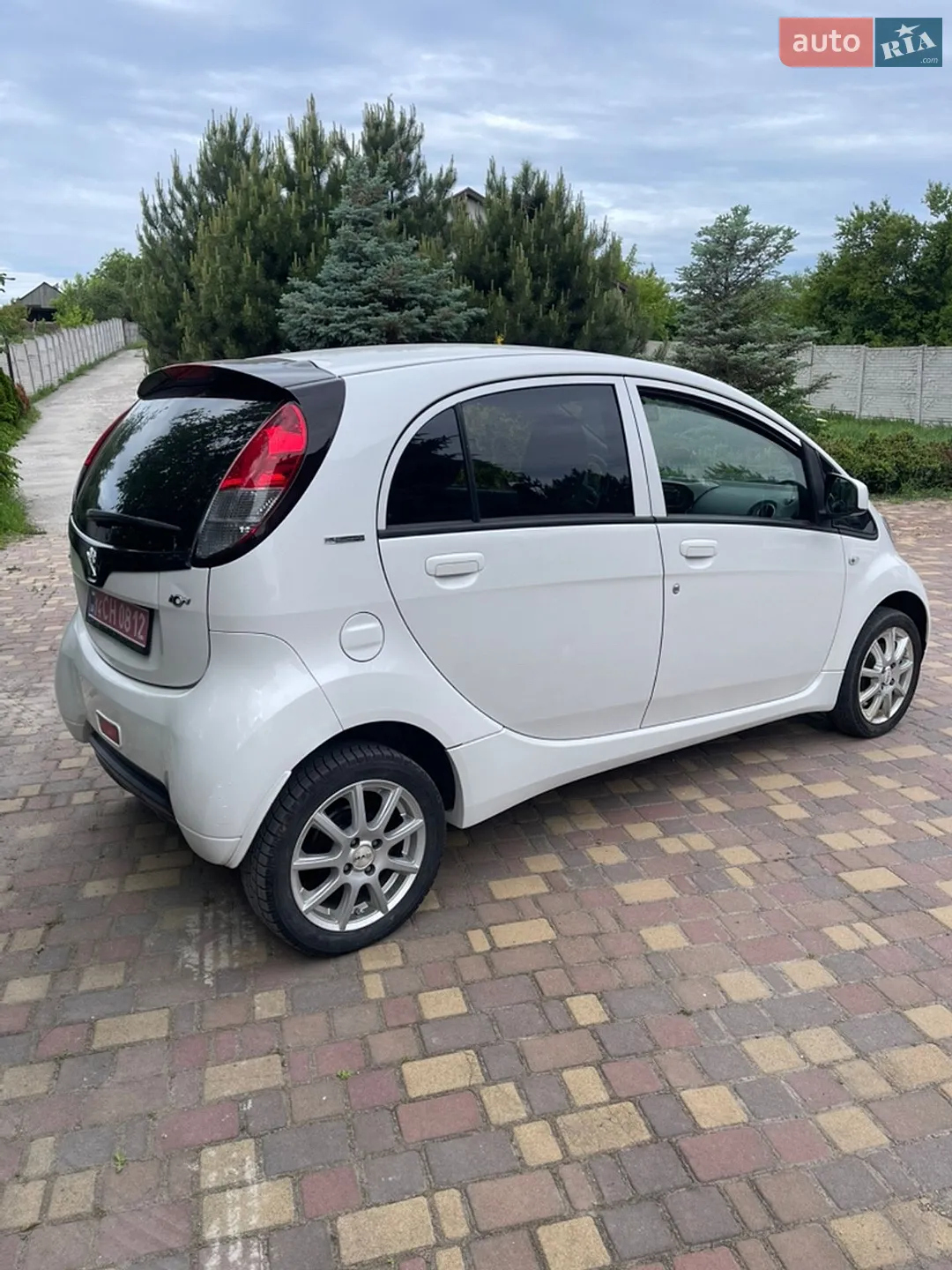 2015 Peugeot iOn - мініатюра 6