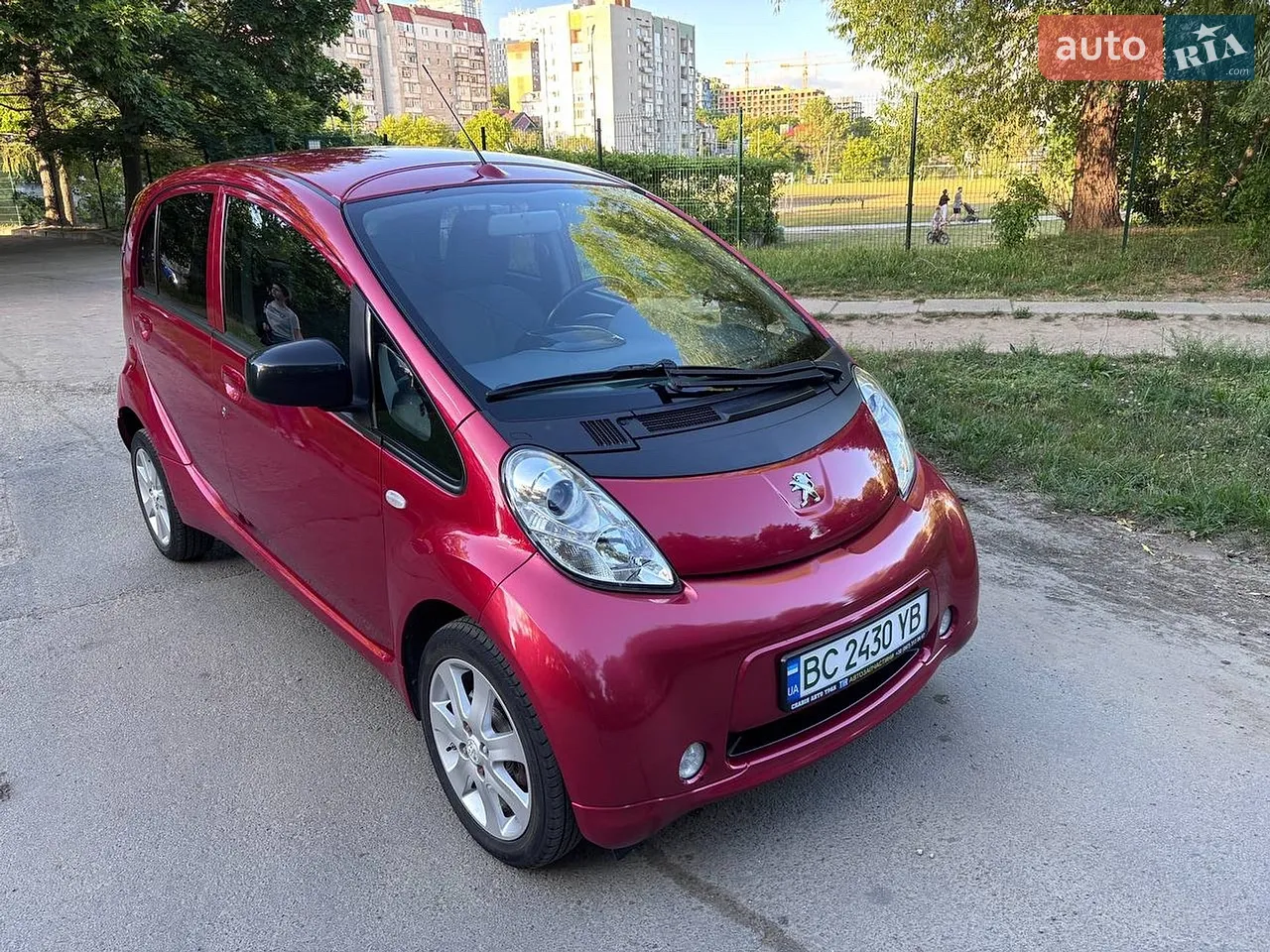2015 Peugeot iOn - мініатюра 12
