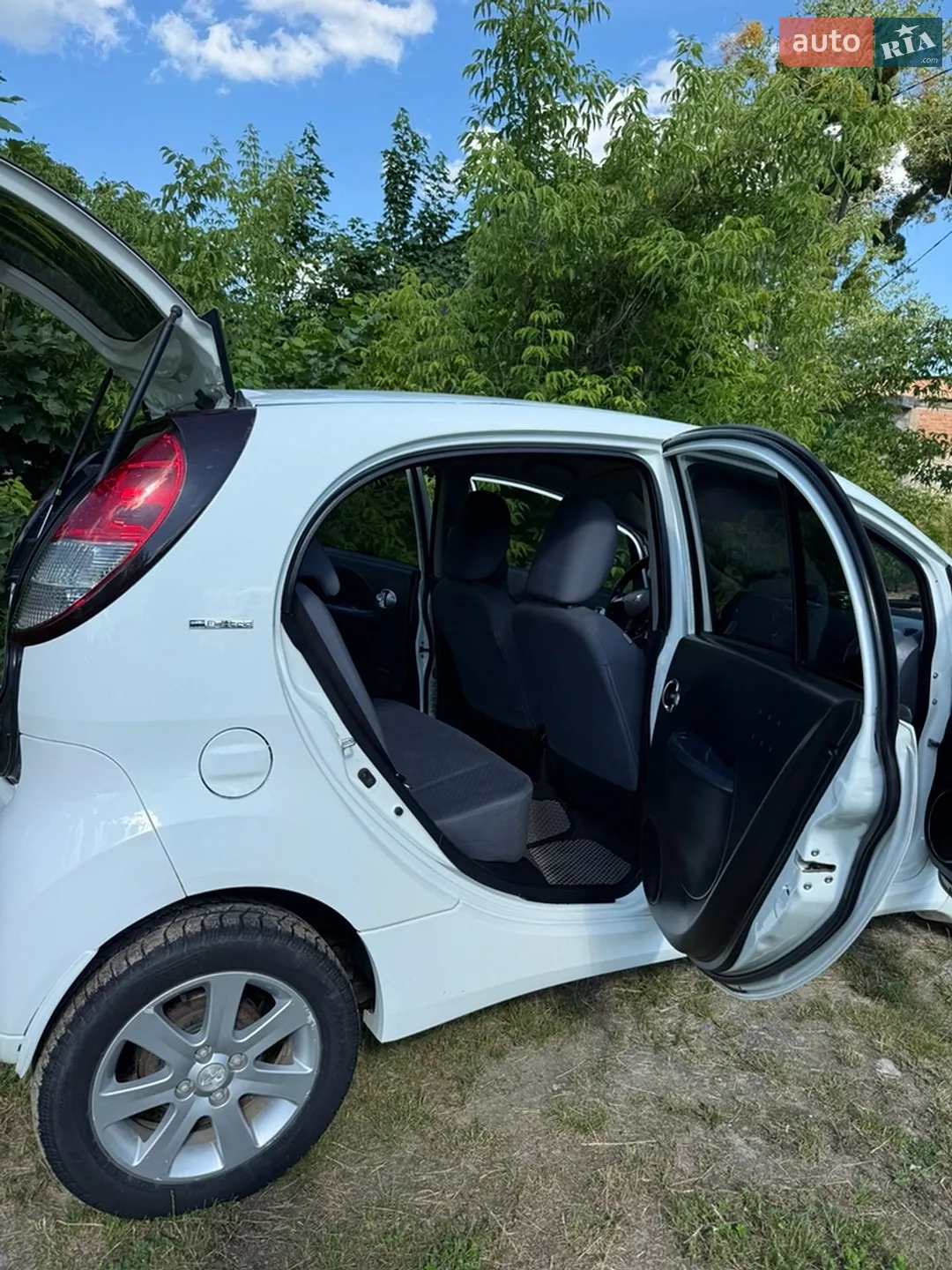 2011 Peugeot iOn - мініатюра 9