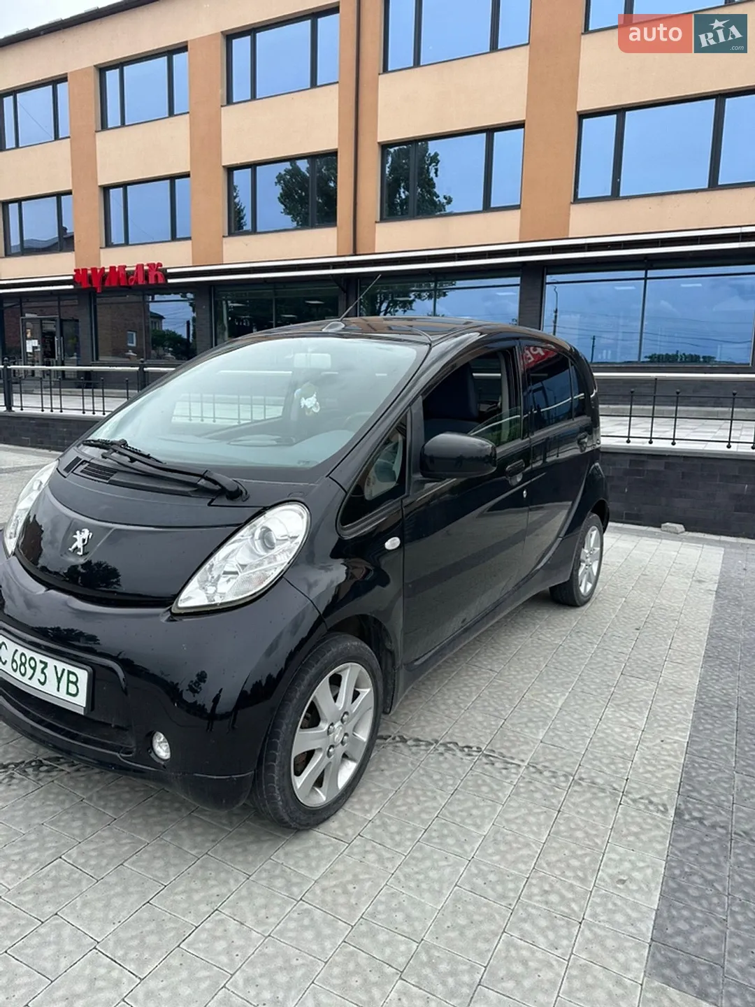 Peugeot iOn 2012