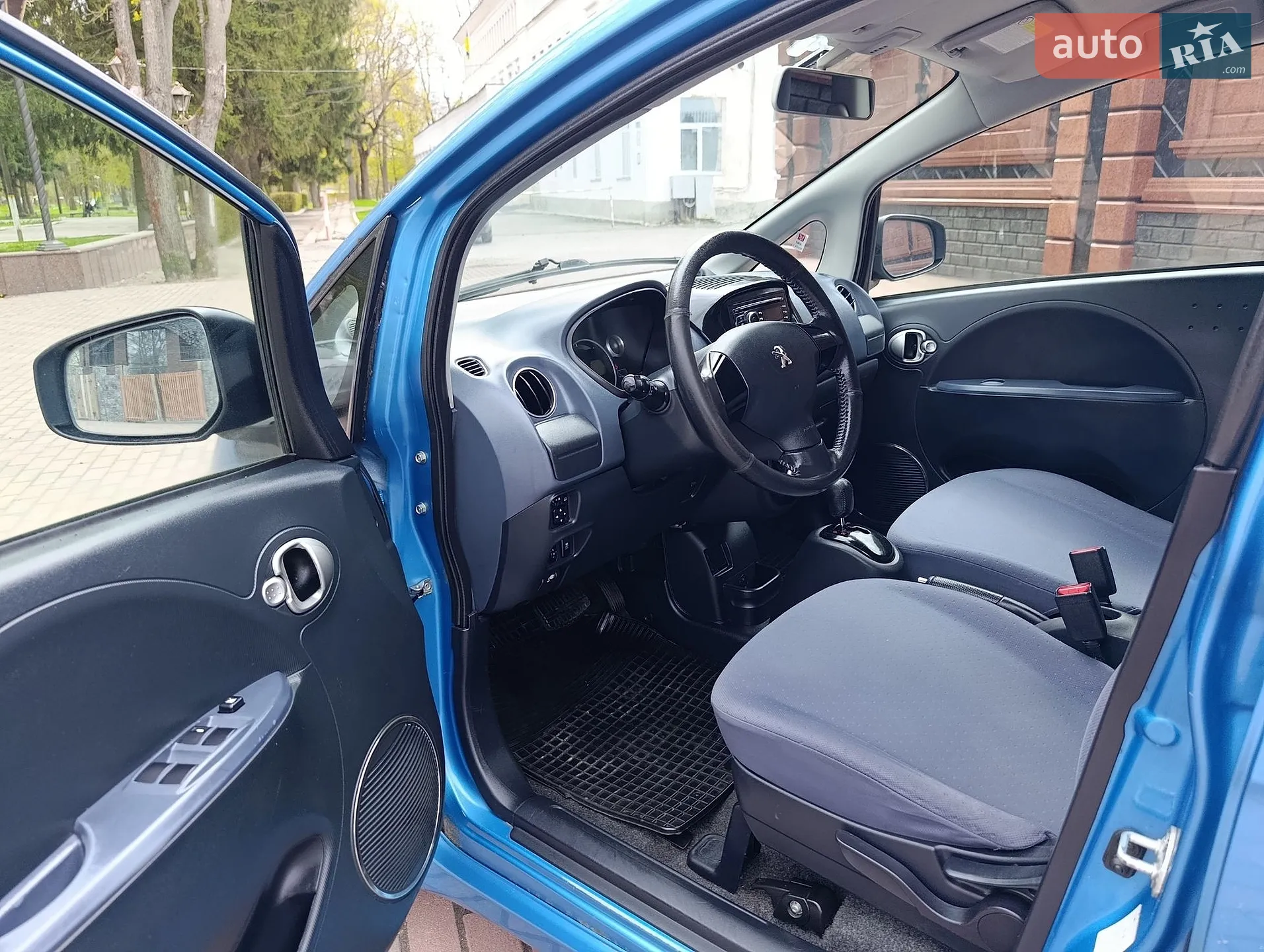 2011 Peugeot iOn - мініатюра 10