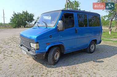 Мінівен Peugeot J5 1991 в Єланці