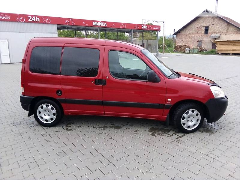Мінівен Peugeot Partner 2008 в Косові