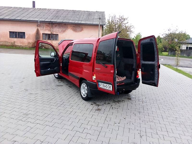 Мінівен Peugeot Partner 2008 в Косові