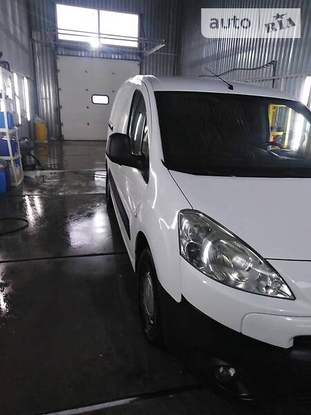 Вантажопасажирський фургон Peugeot Partner 2012 в Дніпрі