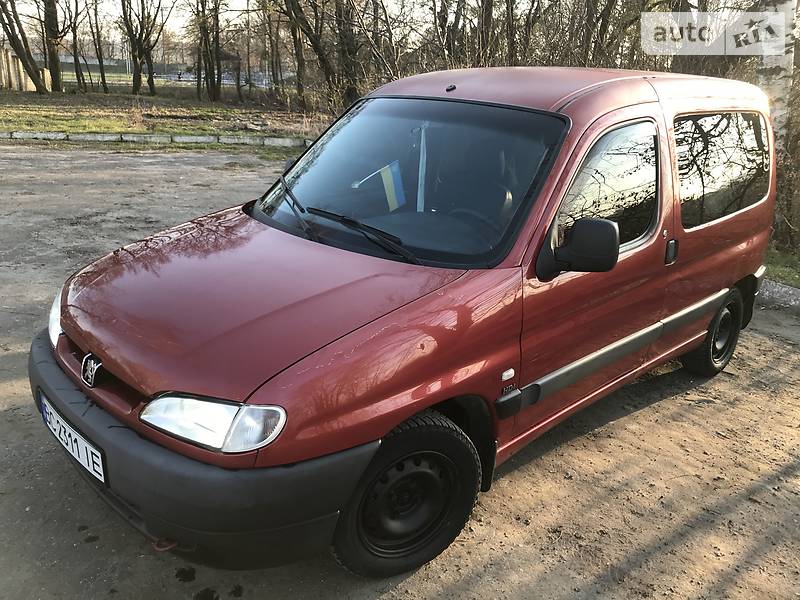 Грузопассажирский фургон Peugeot Partner 2001 в Золочеве