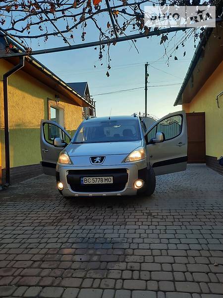 Минивэн Peugeot Partner 2011 в Черновцах