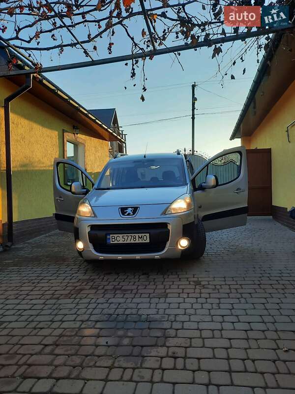 Минивэн Peugeot Partner 2011 в 