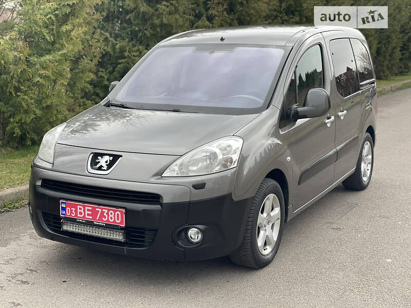 Минивэн Peugeot Partner 2011 в 