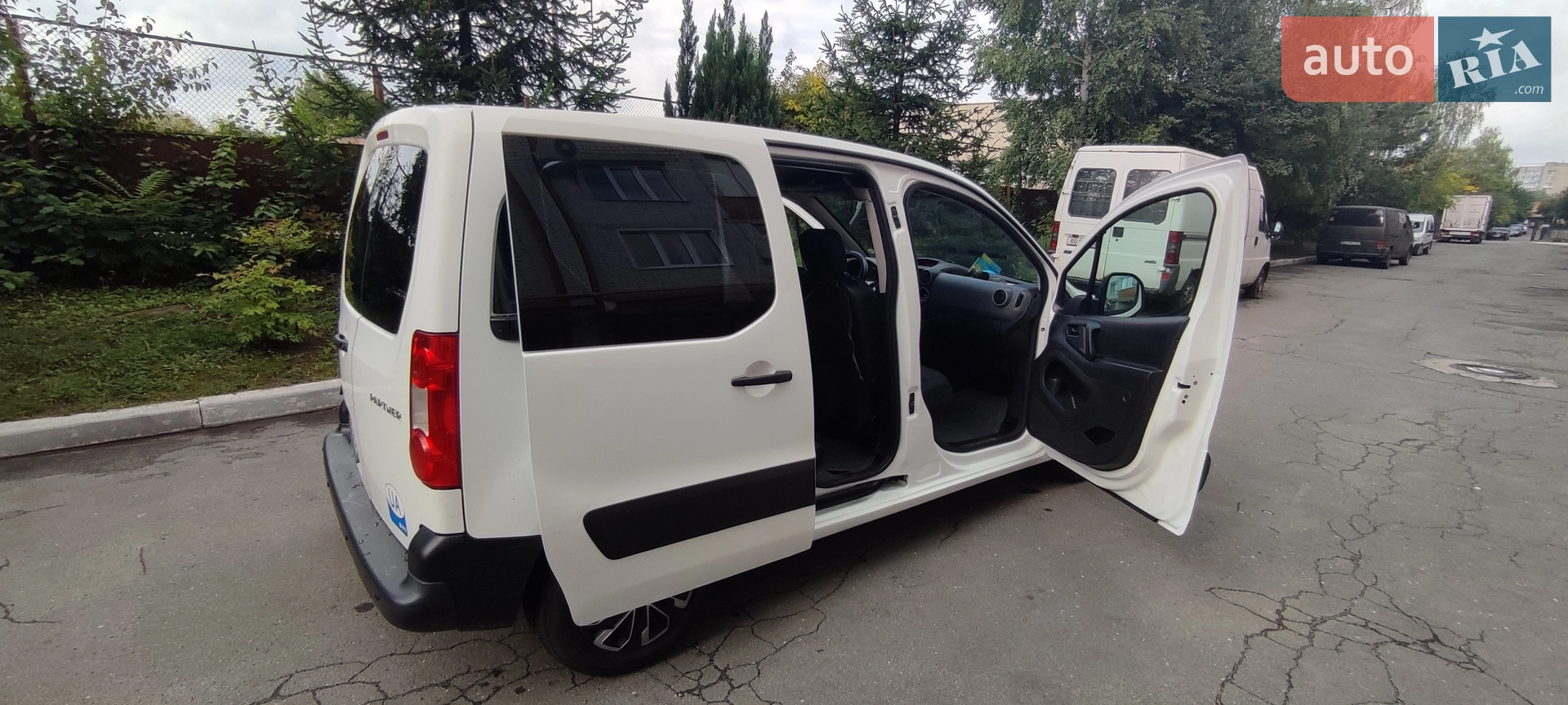 2011 Peugeot Partner - мініатюра 15