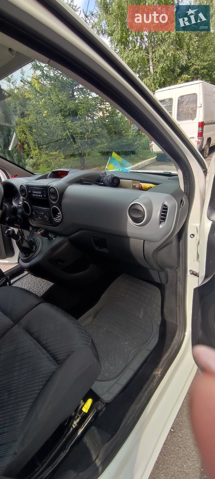 2011 Peugeot Partner - мініатюра 12