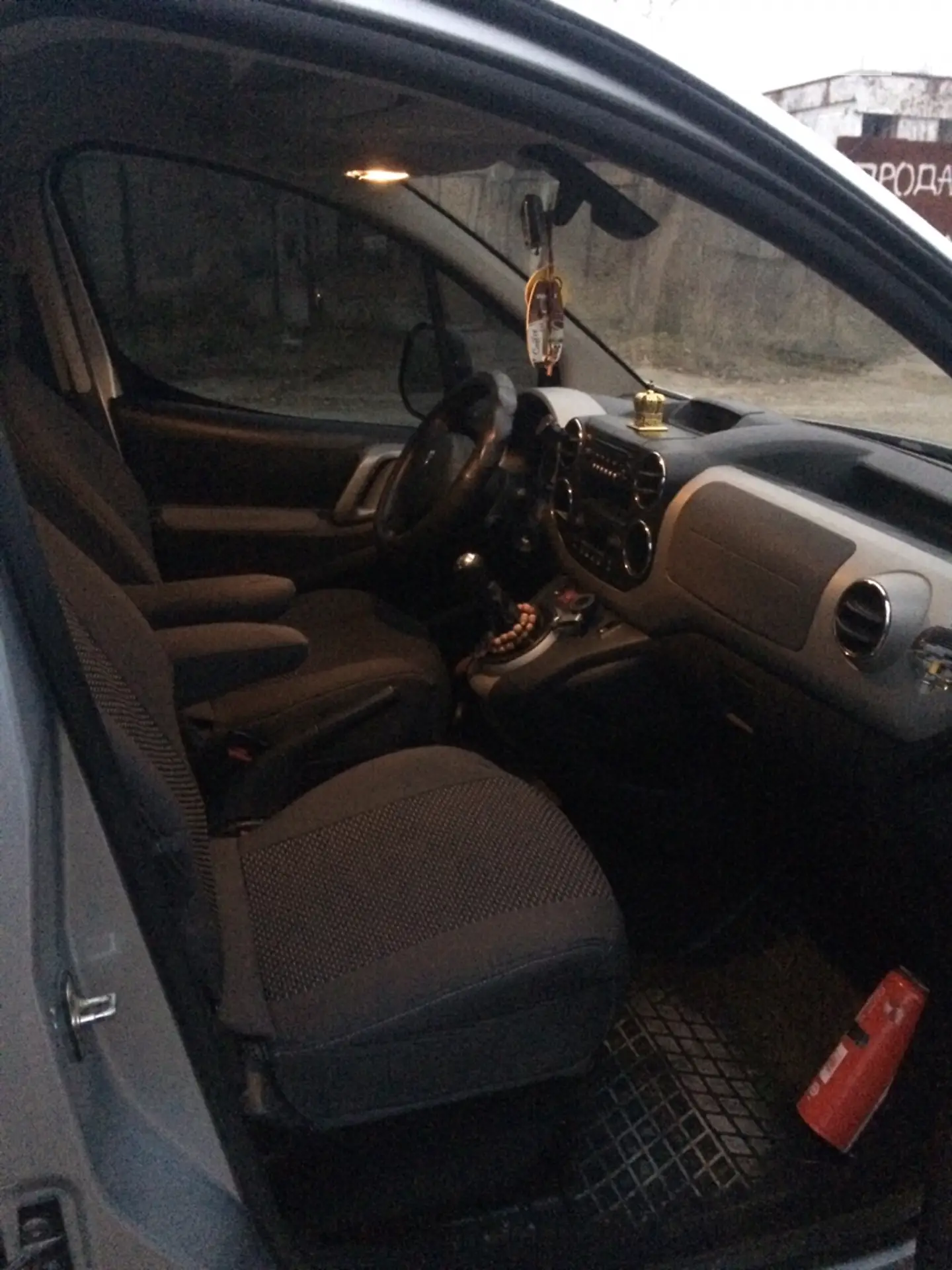2010 Peugeot Partner - мініатюра 6