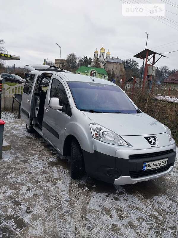 Пикап Peugeot Partner 2009 в Остроге