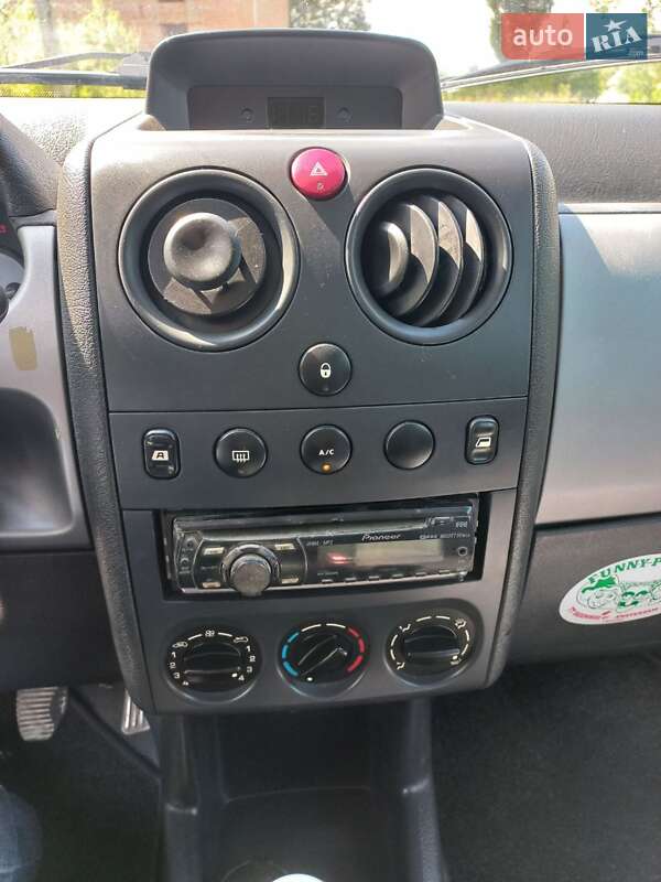 Минивэн Peugeot Partner 2004 в Староконстантинове