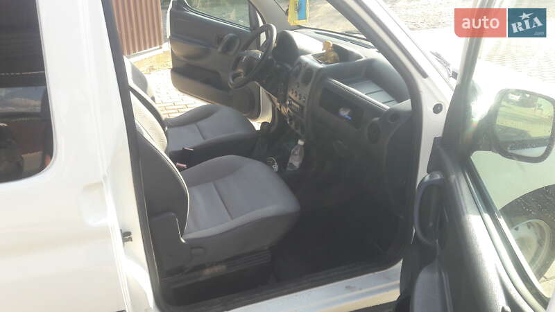 Мінівен Peugeot Partner 2005 в Верховині