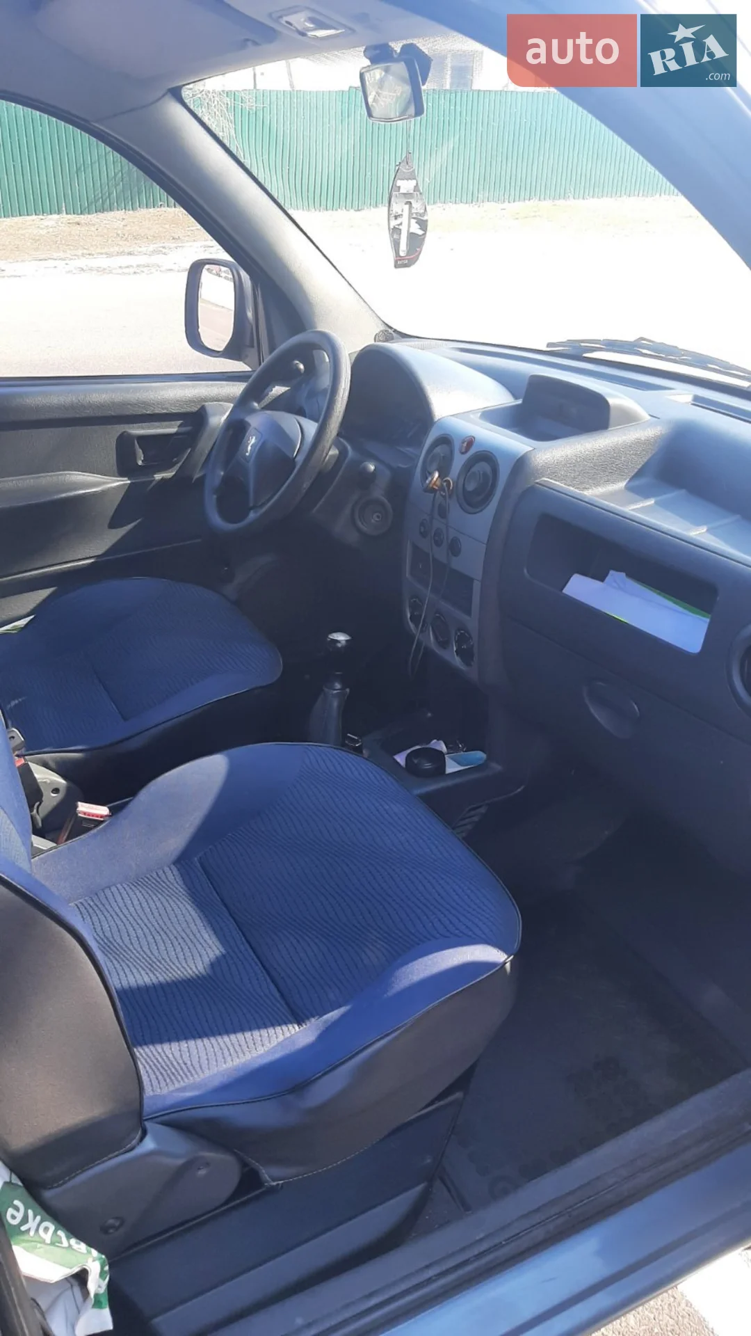 2011 Peugeot Partner - мініатюра 13