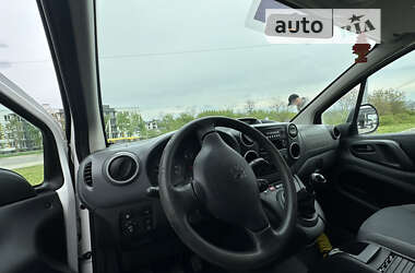 Вантажний фургон Peugeot Partner 2012 в Львові