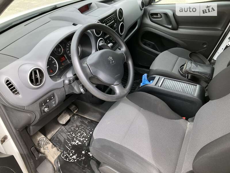 Вантажний фургон Peugeot Partner 2017 в Нетішині