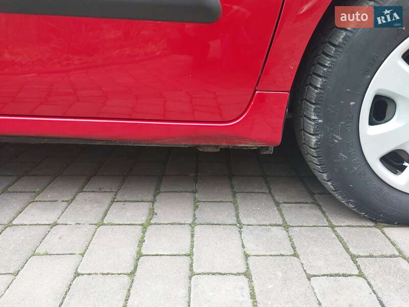 Мінівен Peugeot Partner 2010 в Івано-Франківську