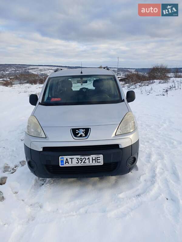 Мінівен Peugeot Partner 2011 в Калуші